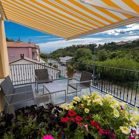 Rimac Apartment And Rooms Novi Vinodolski Exterior photo
