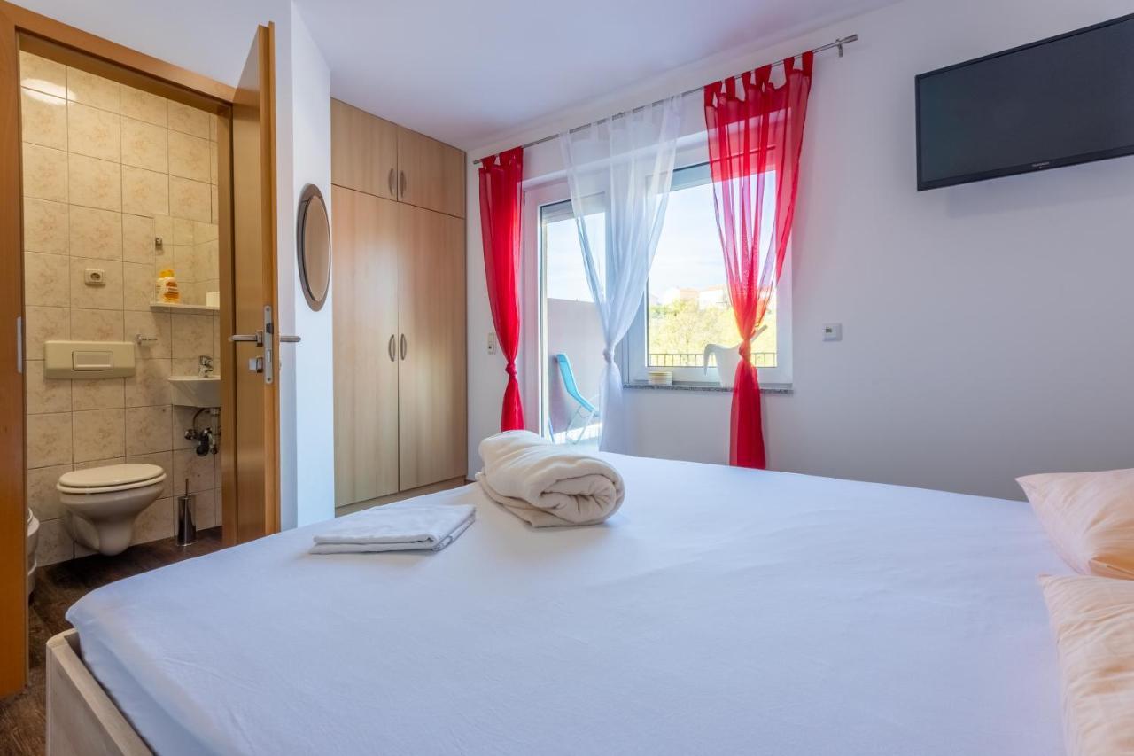 Rimac Apartment And Rooms Novi Vinodolski Exterior photo